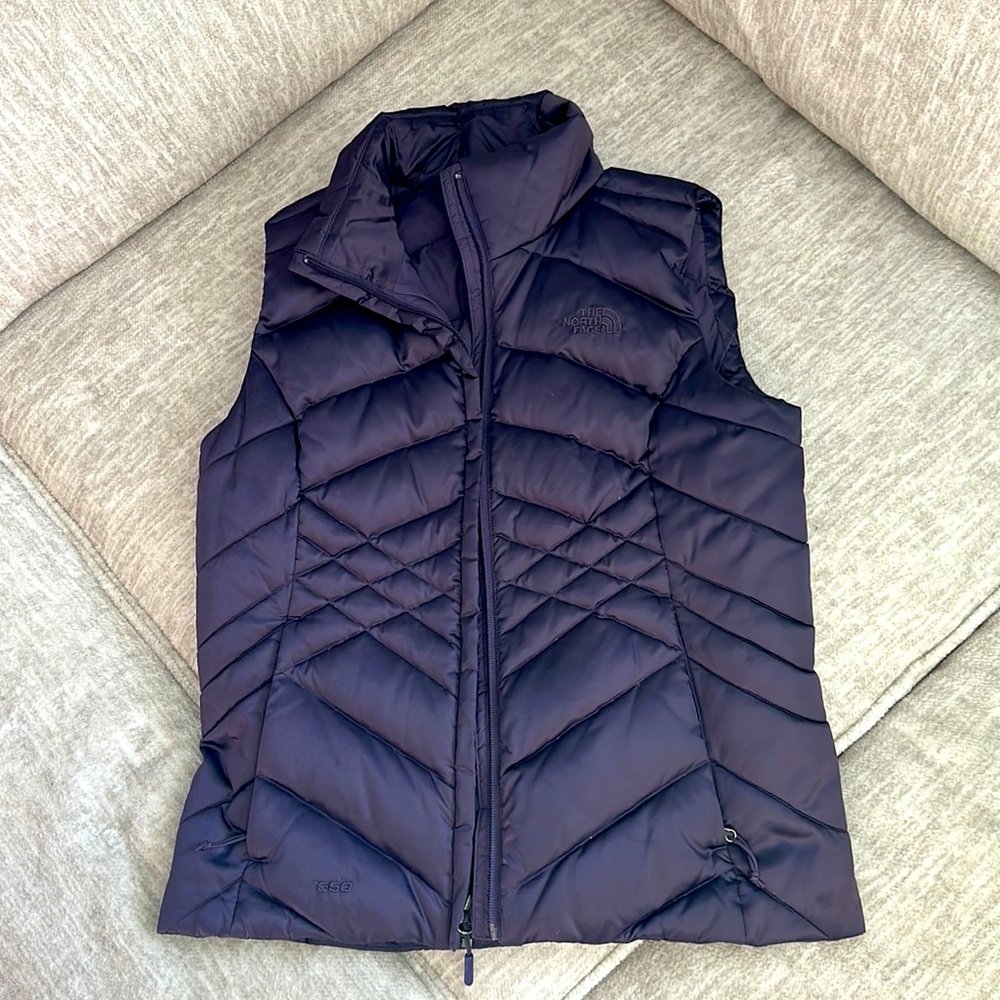 Like new - never worn - perfect condition - plum color